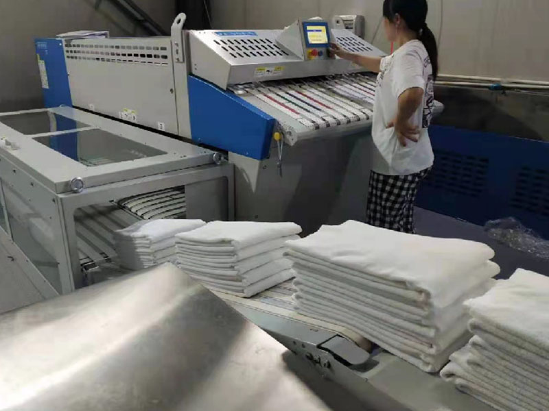 应巾类折叠机-02